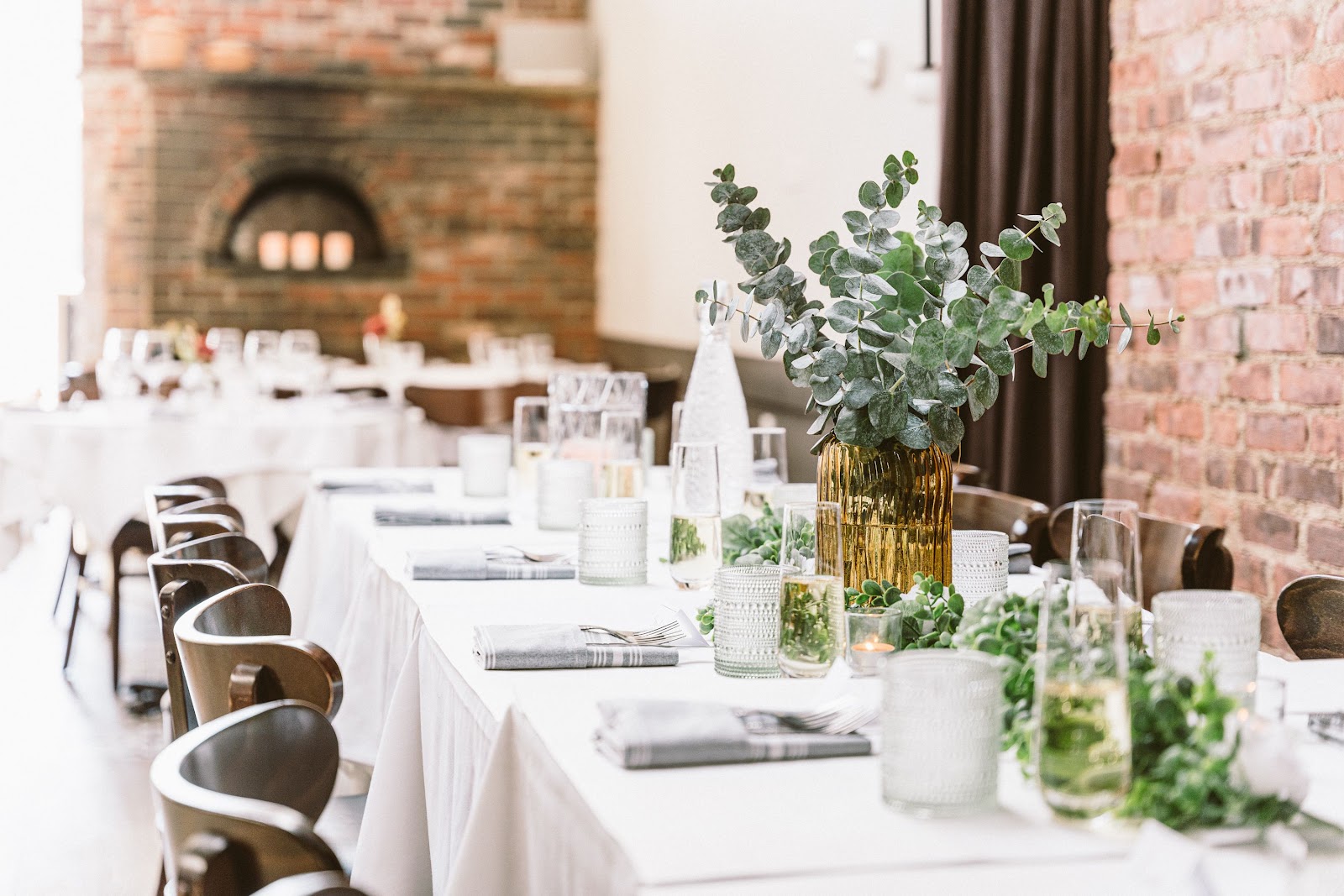 Dee's Wood Fired Pizza & Kitchen